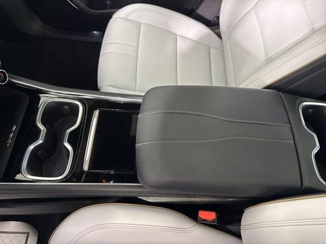 Used 2025 Chevrolet Traverse High Country image 42