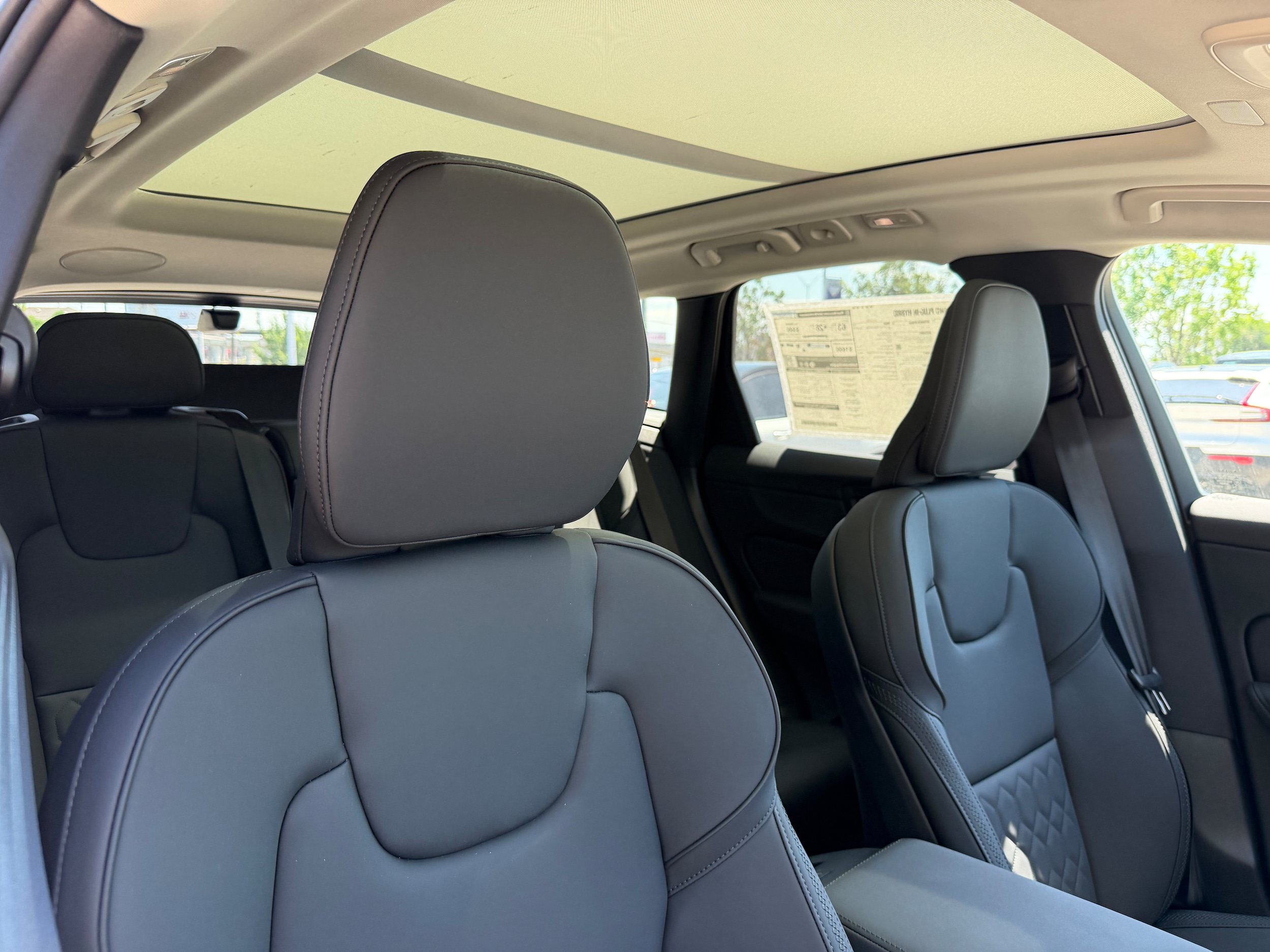 New 2026 Volvo XC60 T8 Plus w/ Protection Package Premier AWD/4WD image 9