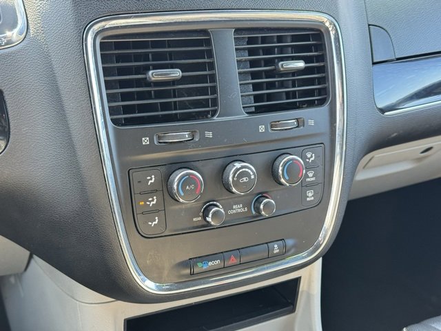 Used 2017 Dodge Grand Caravan SXT image 24