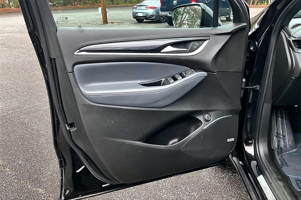 Certified 2022 Buick Enclave Essence w/ Experience Buick Package image 18