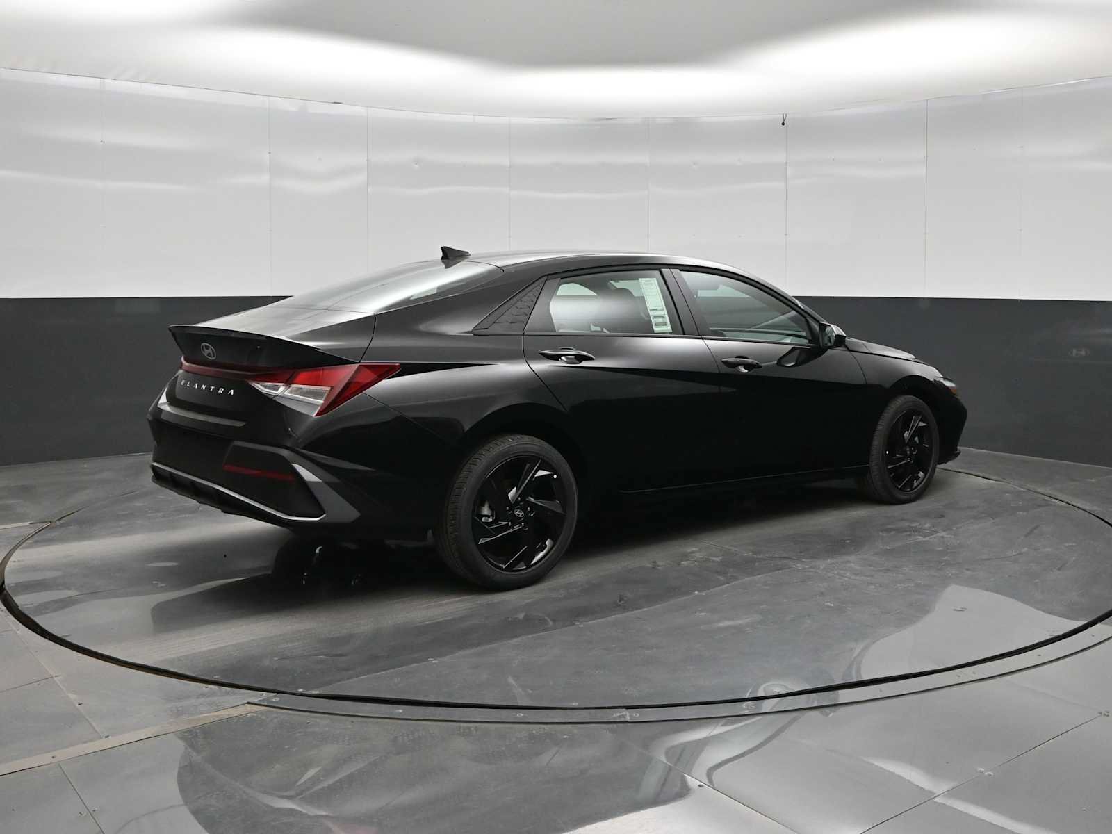 New 2026 Hyundai Elantra Sport FWD image 7