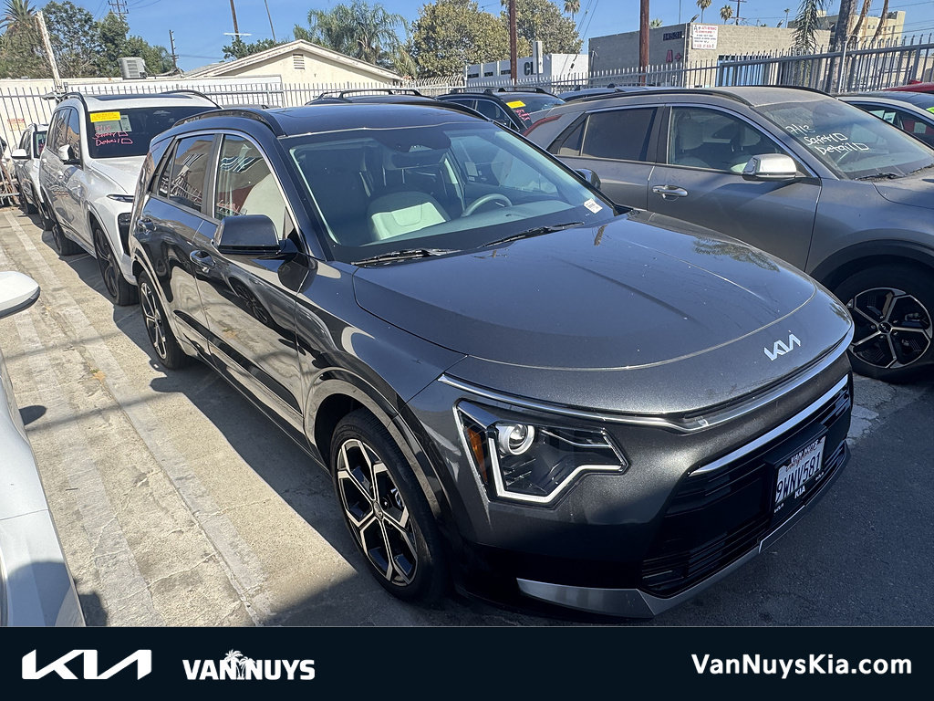 Used 2025 Kia Niro EX Touring FWD image 1