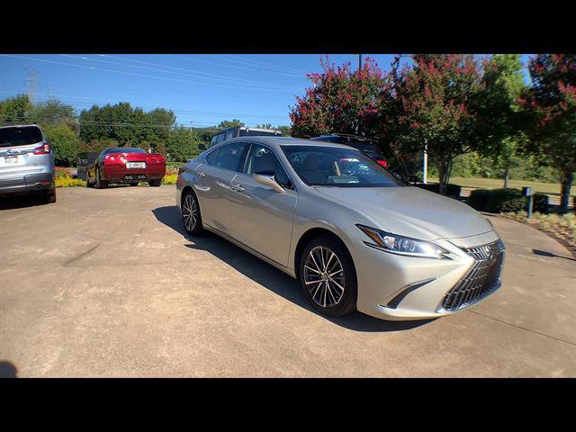 Certified 2025 Lexus ES 300h w/ Premium Package FWD image 2
