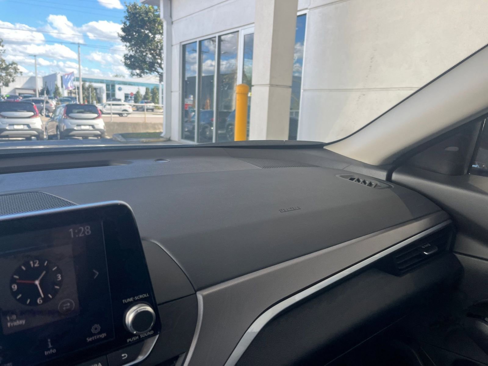 Used 2025 Nissan Altima 2.5 SR image 35