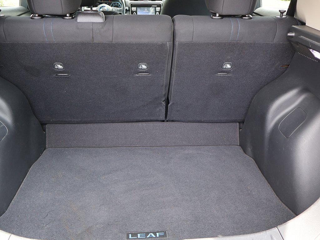 Used 2018 Nissan Leaf SV w/ SV Technology Package image 19