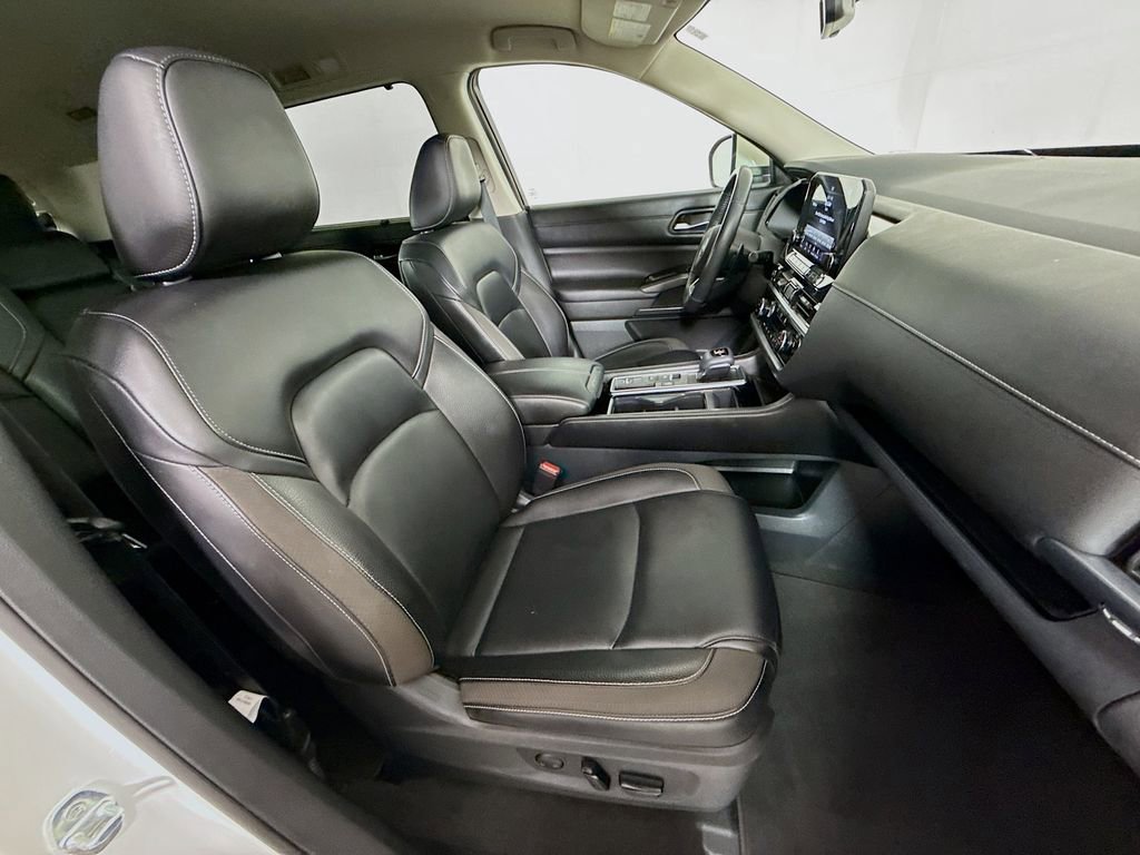 Used 2023 Nissan Pathfinder SL image 27