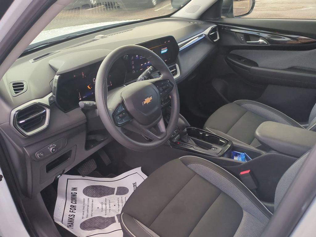 Used 2024 Chevrolet TrailBlazer LS image 11