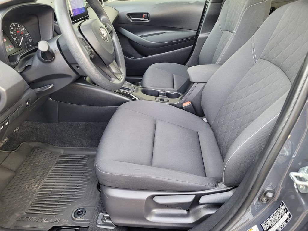 Used 2025 Toyota Corolla LE w/ Convenience Package image 24