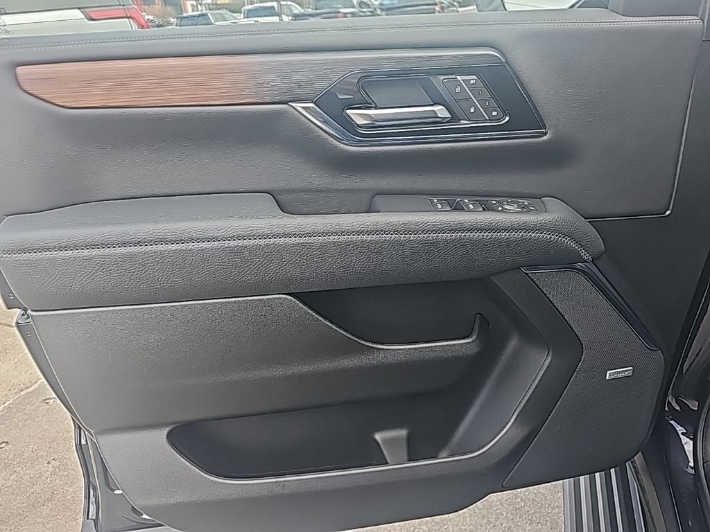 Used 2026 GMC Yukon XL Denali w/ Sun & Power Step Package image 15