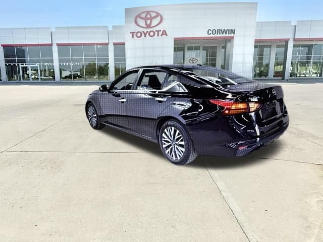 Used 2025 Nissan Altima 2.5 SV FWD image 21