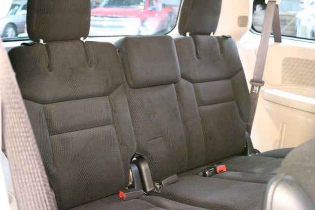 Used 2017 Dodge Grand Caravan SE w/ Power Window Group FWD image 14