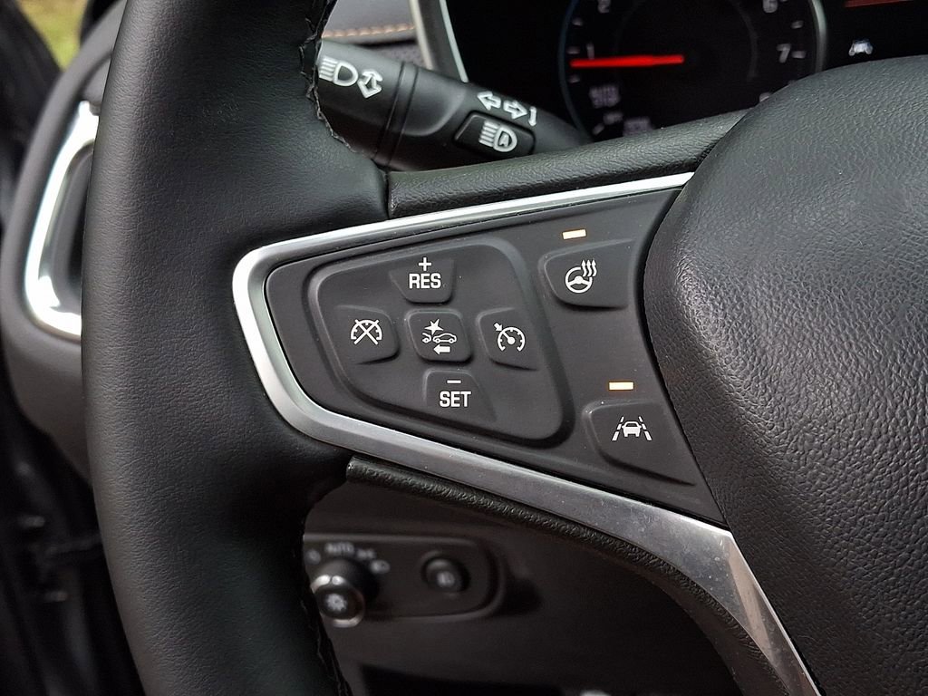 Used 2023 Chevrolet Equinox Premier AWD/4WD image 21