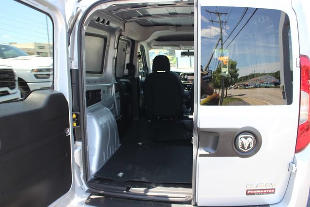 Used 2022 RAM ProMaster City Tradesman w/ Lights & Wheels Group FWD image 22