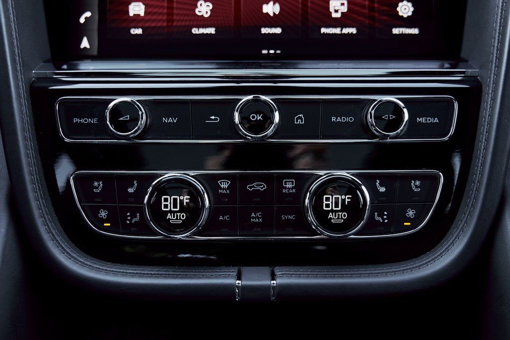 Used 2022 Bentley Bentayga image 71