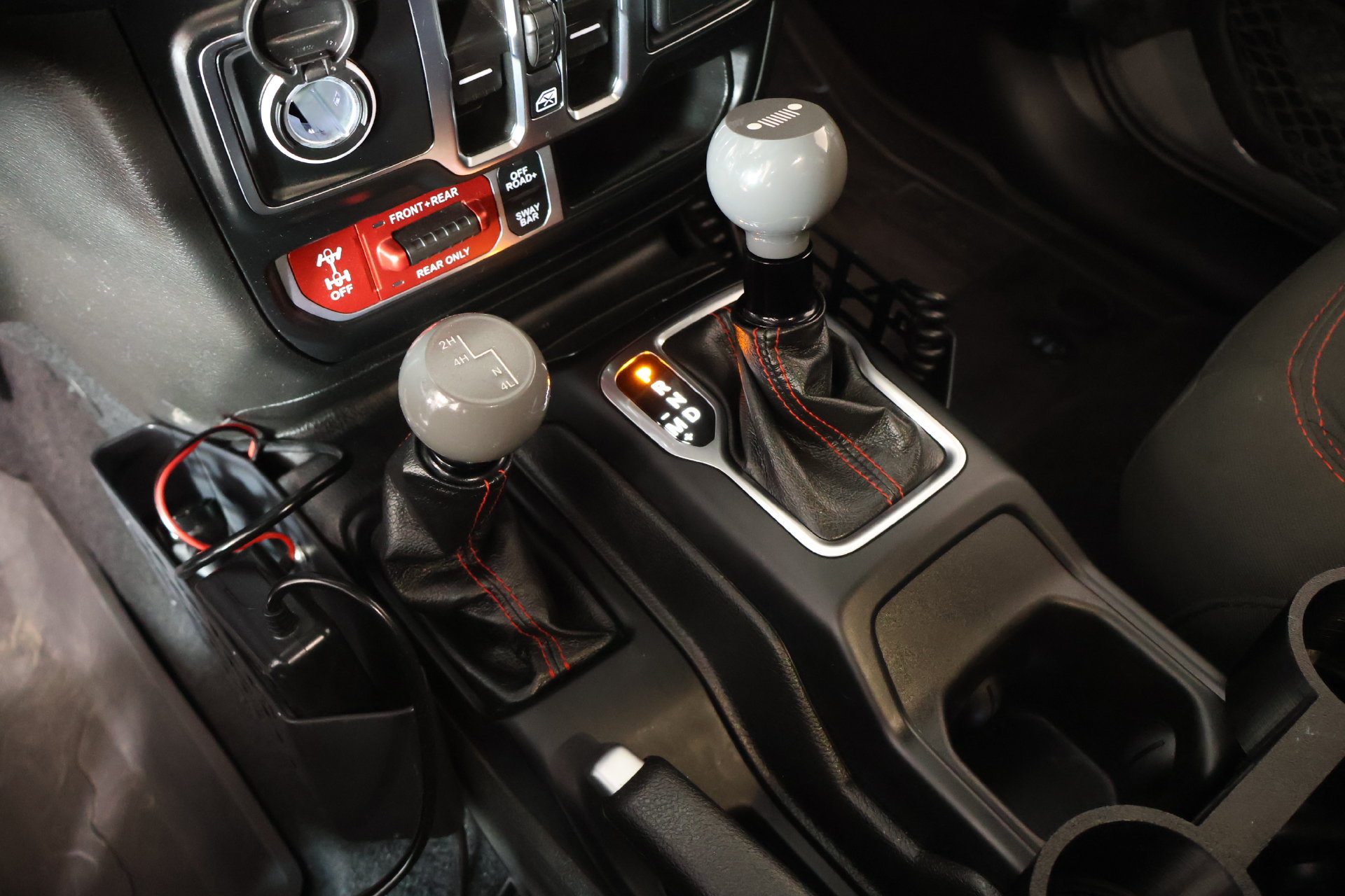 Used 2023 Jeep Gladiator Rubicon w/ Cold Weather Group AWD/4WD image 9
