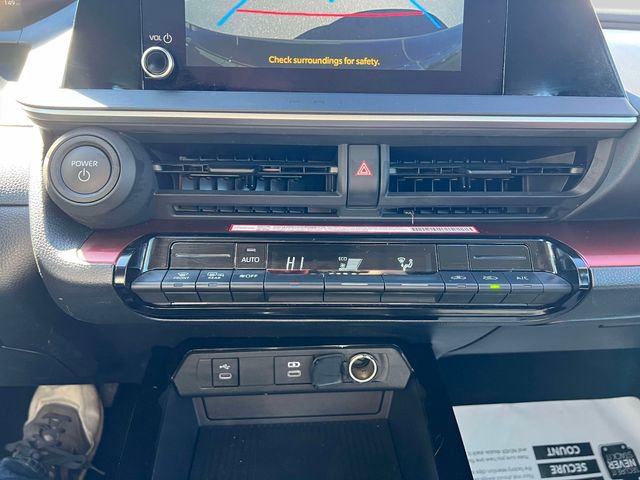 Used 2026 Toyota Prius Plug-In Hybrid image 31