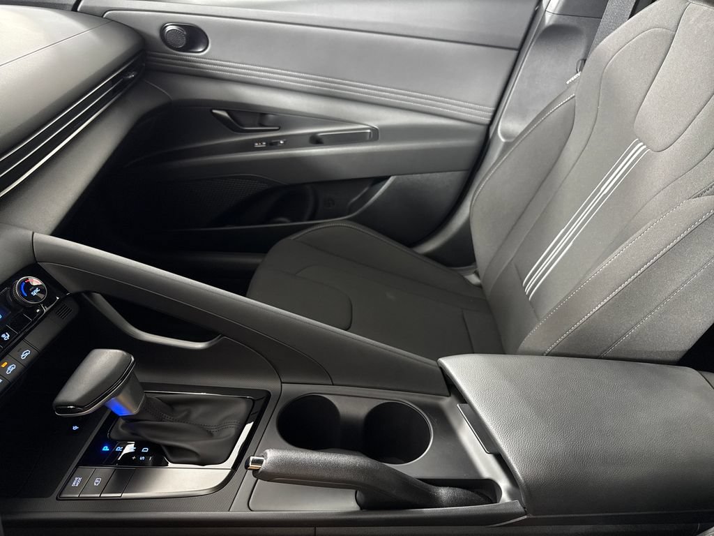 Certified 2025 Hyundai Elantra Sport FWD image 24