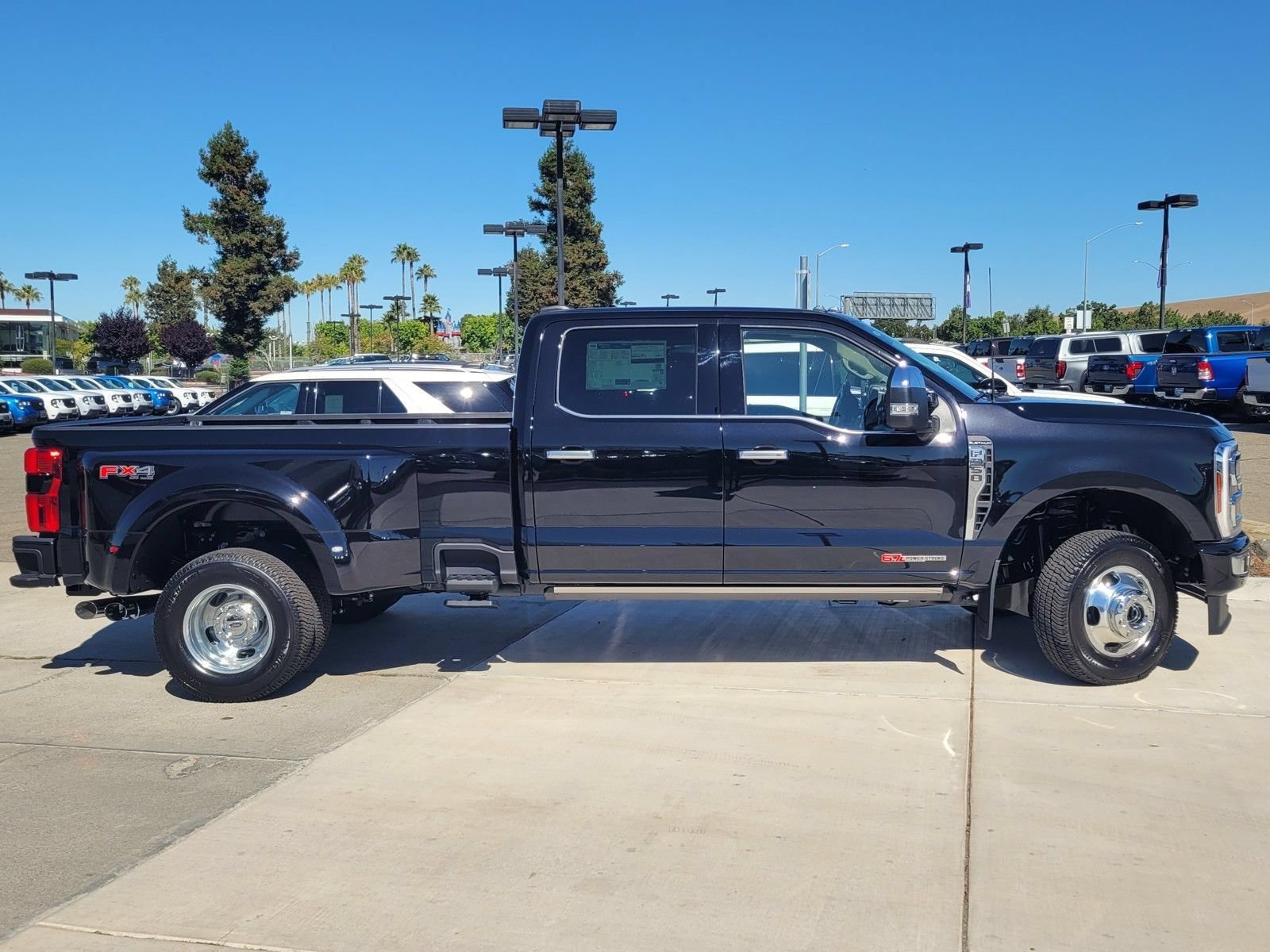 New 2026 Ford F350 Platinum w/ Platinum Plus Package AWD/4WD image 3