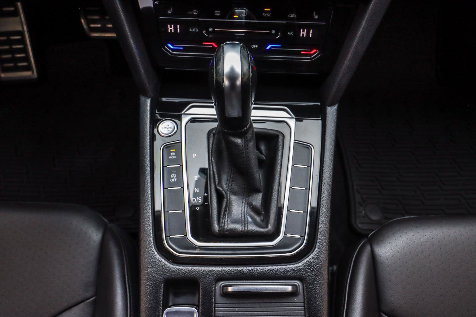 Used 2021 Volkswagen Arteon SE w/ Arteon MDO Package image 28