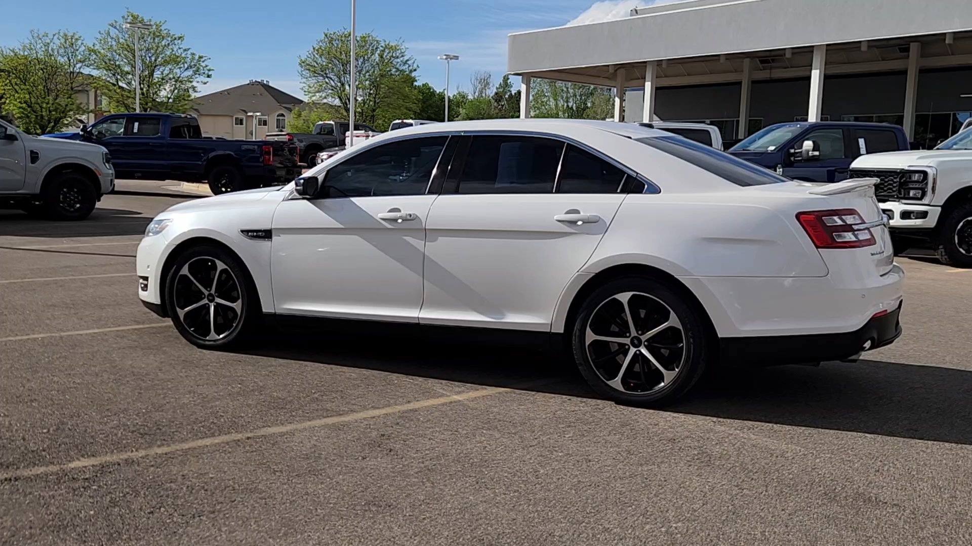 Used 2014 Ford Taurus SHO w/ Equipment Group 401A image 22