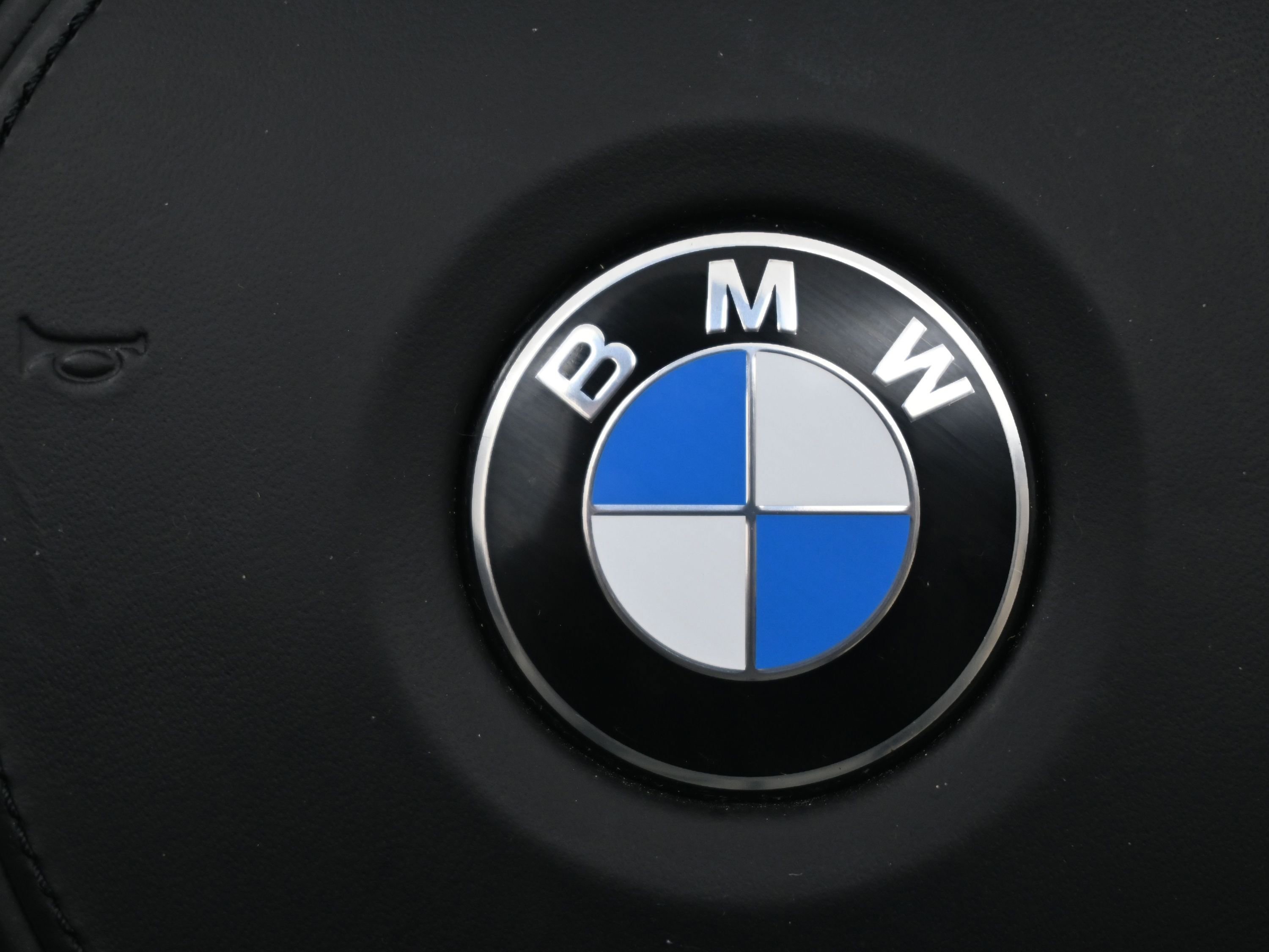 Used 2023 BMW Z4 M40i w/ Premium Package image 26