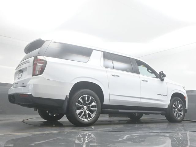 Used 2023 Chevrolet Suburban LT w/ LT Signature Plus Package AWD/4WD image 32