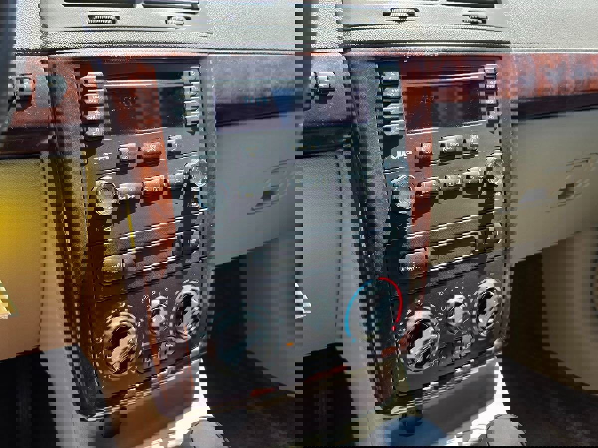 Used 2005 Chevrolet Cobalt LT image 32