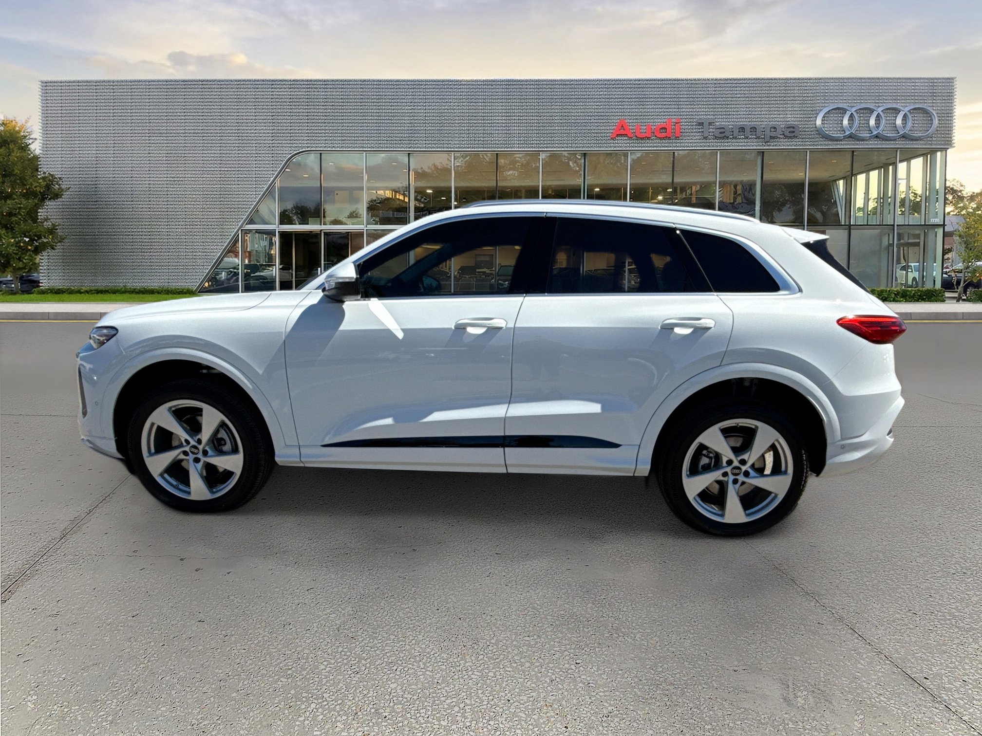 New 2025 Audi Q5 Premium Plus image 6