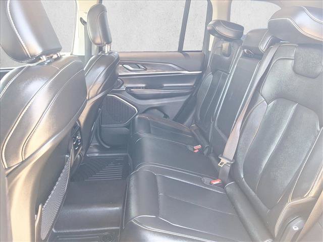 Used 2022 Jeep Grand Cherokee Limited RWD image 17