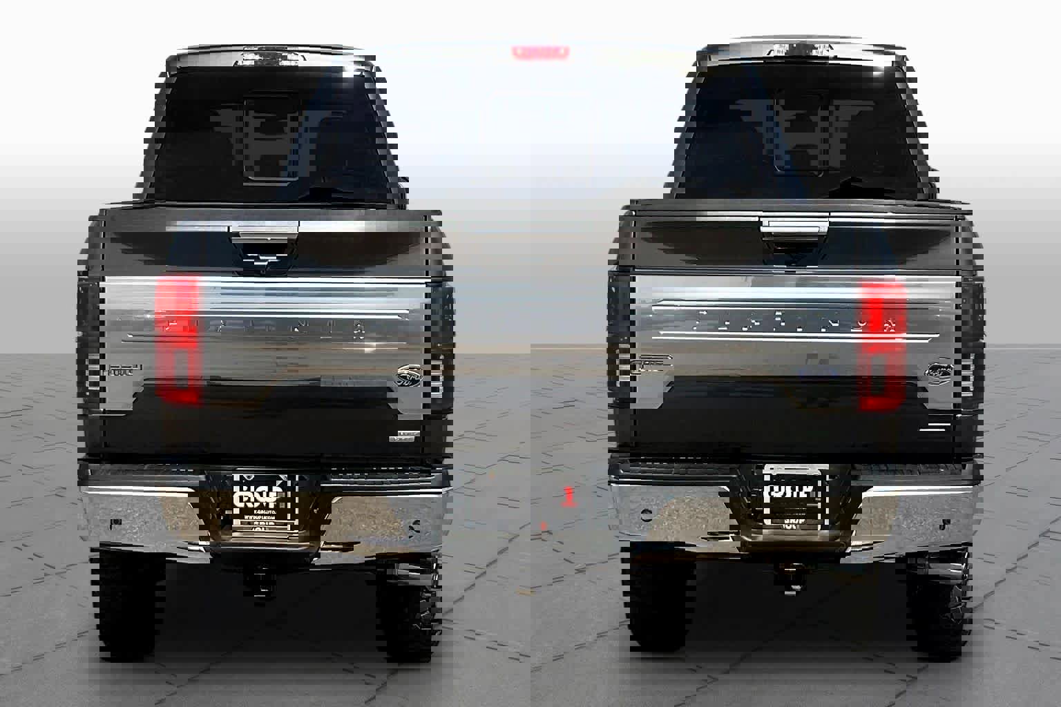 Used 2018 Ford F150 Platinum w/ Equipment Group 701A Luxury image 5