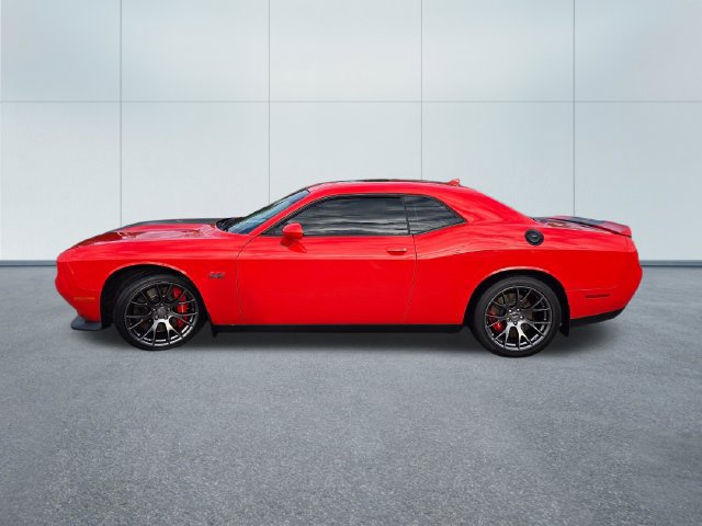 Used 2017 Dodge Challenger SRT RWD image 4