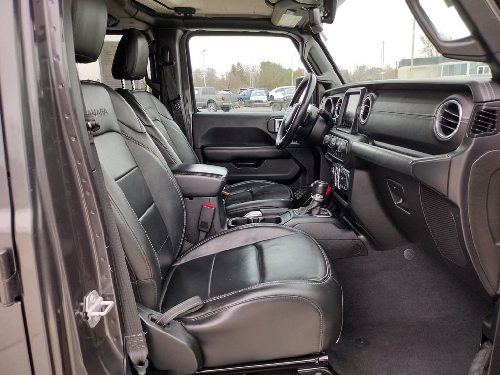 Used 2018 Jeep Wrangler Unlimited Sahara image 12