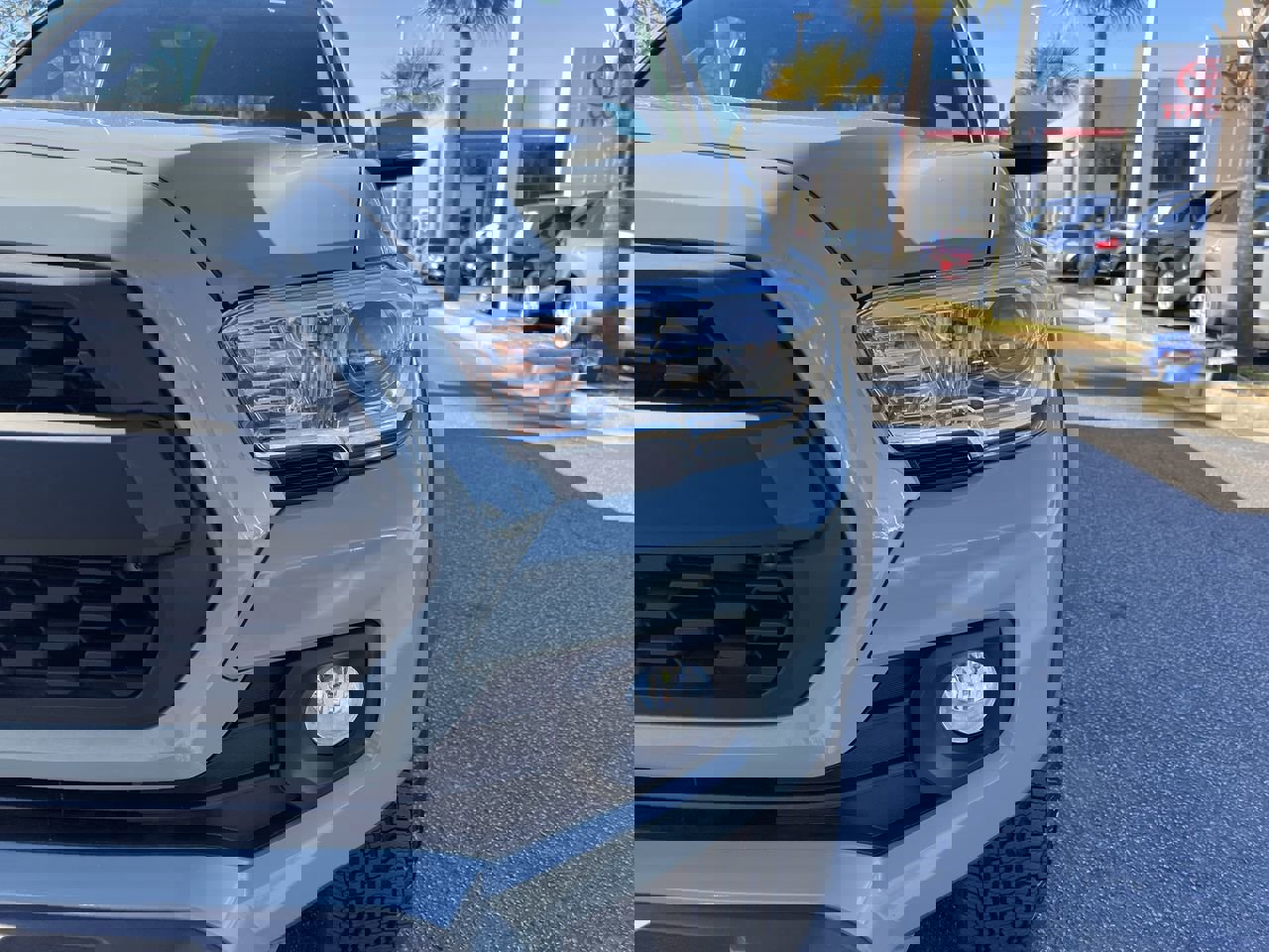 Used 2023 Toyota Tacoma TRD Off-Road image 5