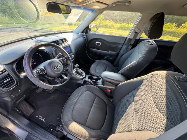 Used 2016 Kia Soul + FWD image 15