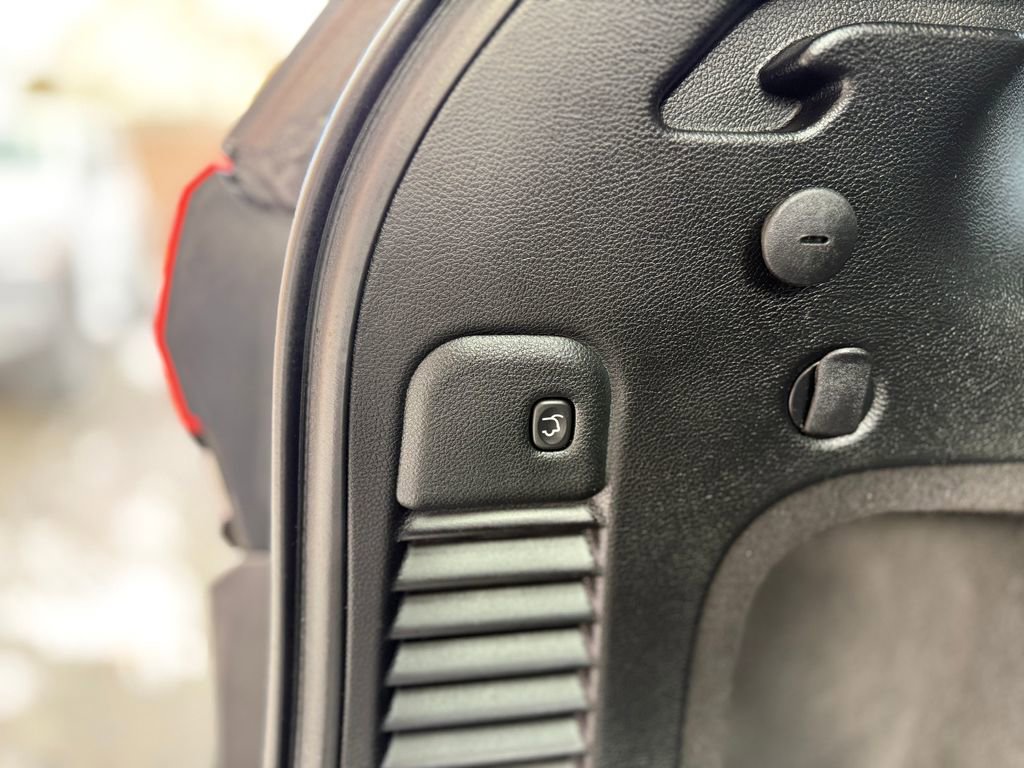 Used 2018 Jeep Grand Cherokee Altitude image 27