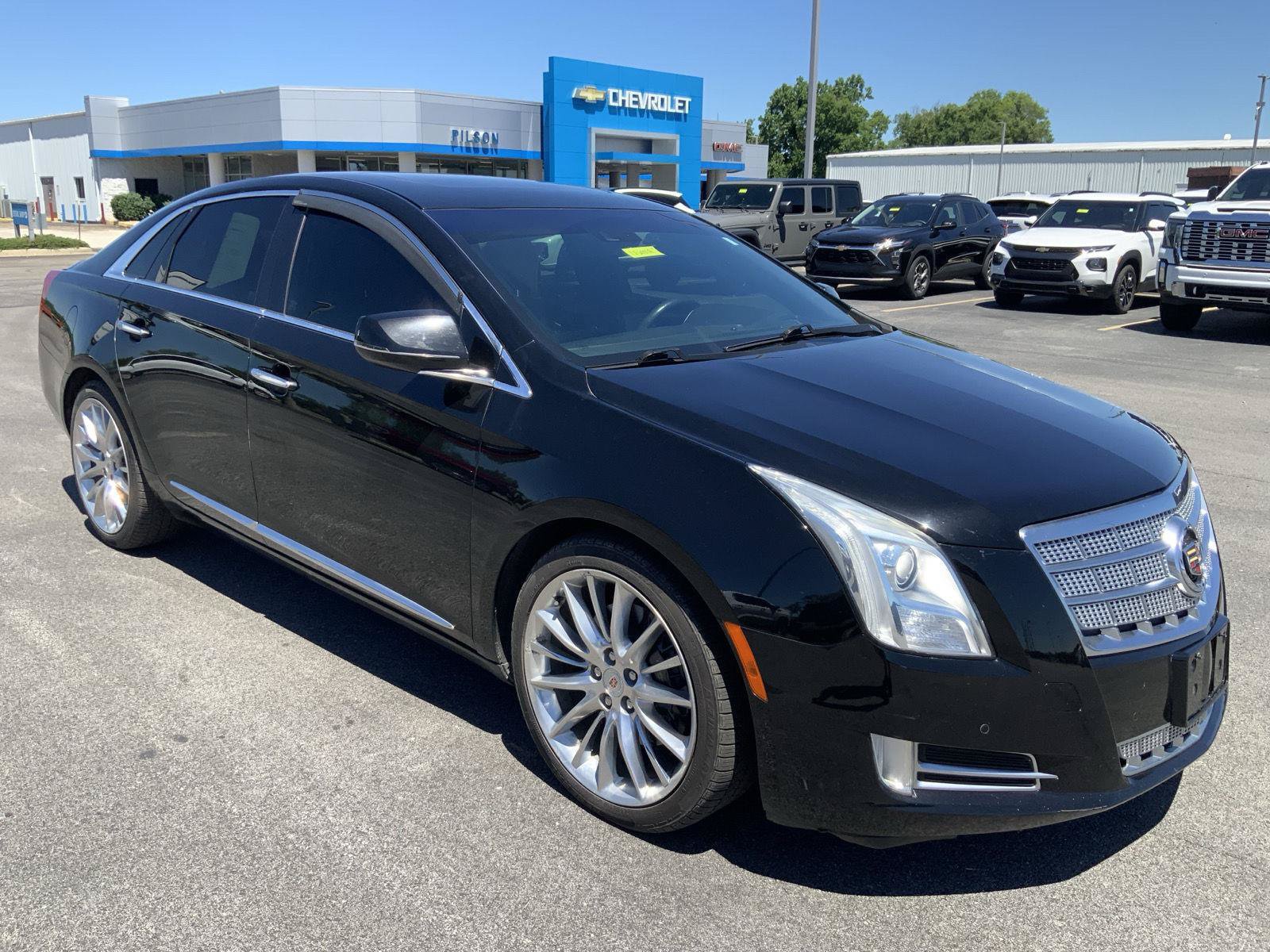 Used 2013 Cadillac XTS Platinum AWD/4WD image 2