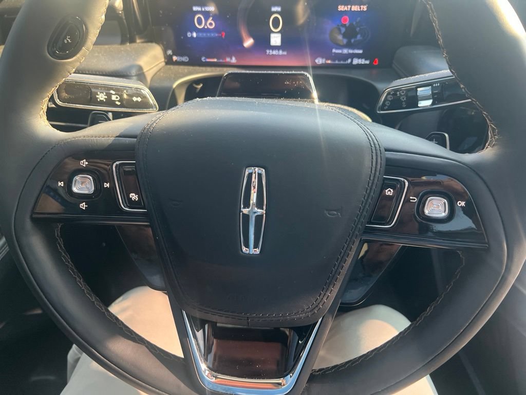 Used 2026 Lincoln Aviator AWD image 13