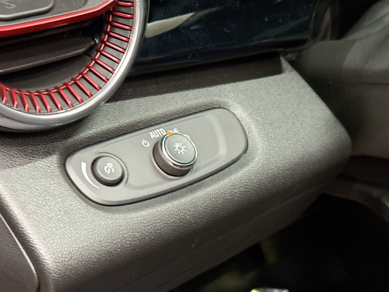 New 2026 Chevrolet Trax RS w/ Sunroof Package image 13