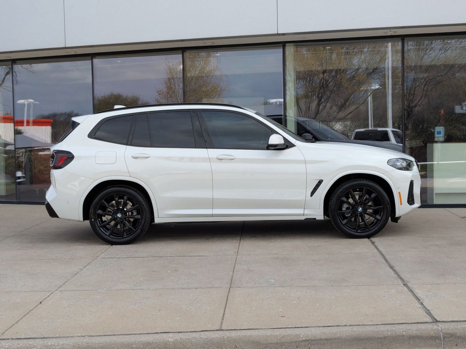 Used 2024 BMW X3 sDrive30i w/ M Sport Package image 8