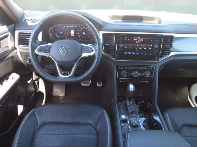 Used 2023 Volkswagen Atlas Cross Sport SEL Premium R-Line AWD/4WD image 18