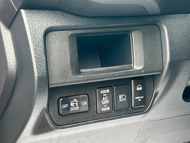 Used 2018 Toyota Tacoma TRD Off-Road w/ Technology Package AWD/4WD image 26