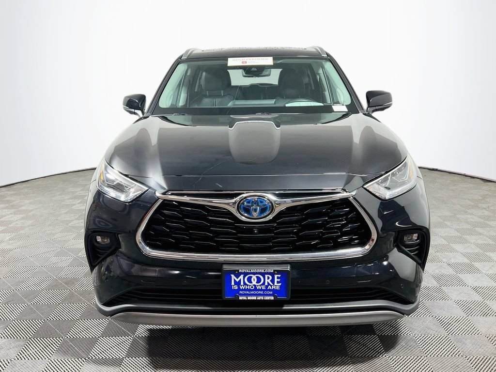 Certified 2024 Toyota Highlander Platinum AWD/4WD image 2