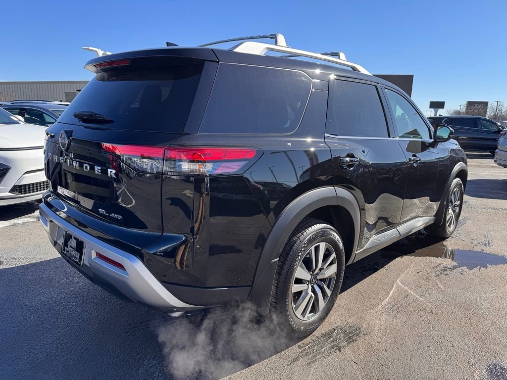Used 2025 Nissan Pathfinder SL image 5