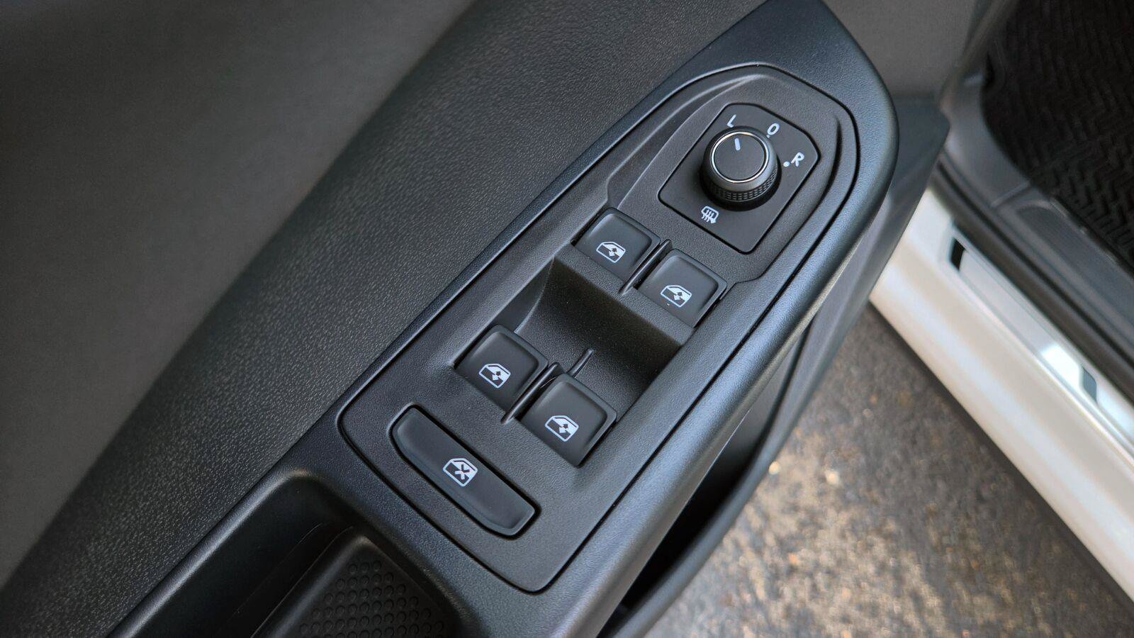 New 2027 Volkswagen Taos SE FWD image 19