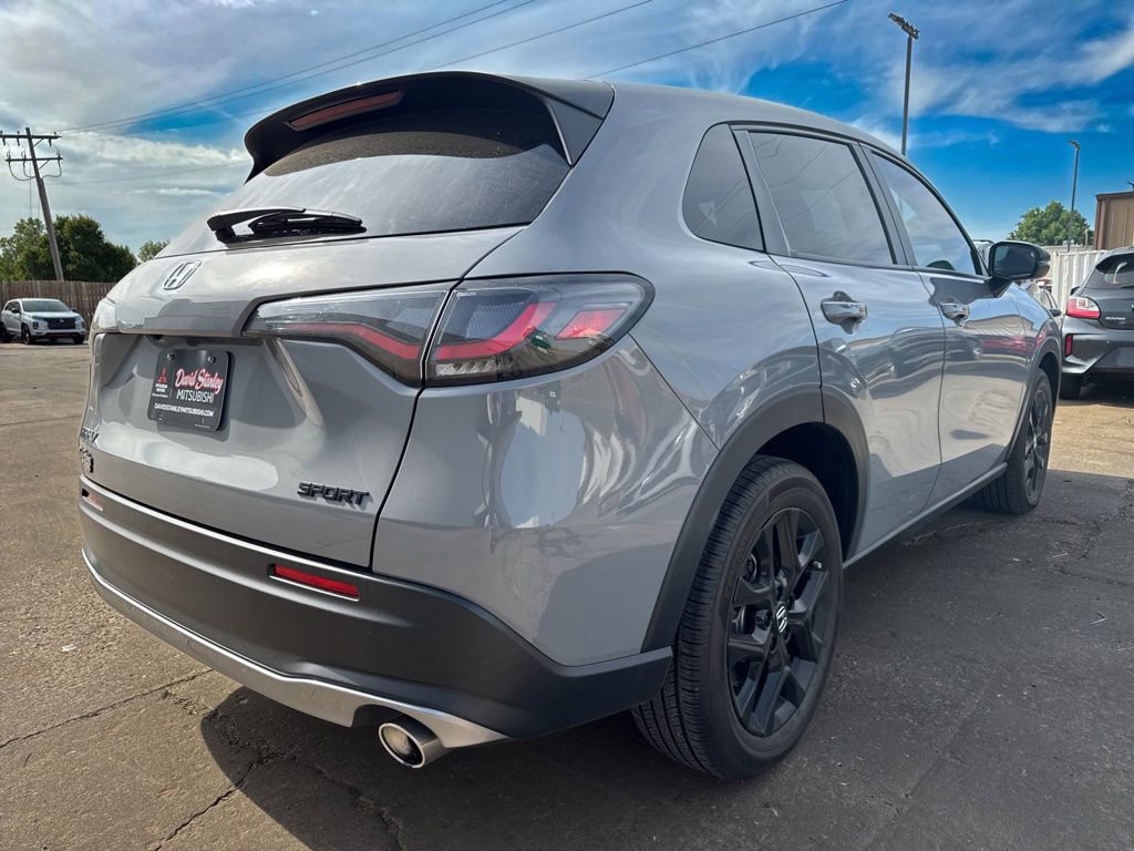 Used 2025 Honda HR-V Sport image 4
