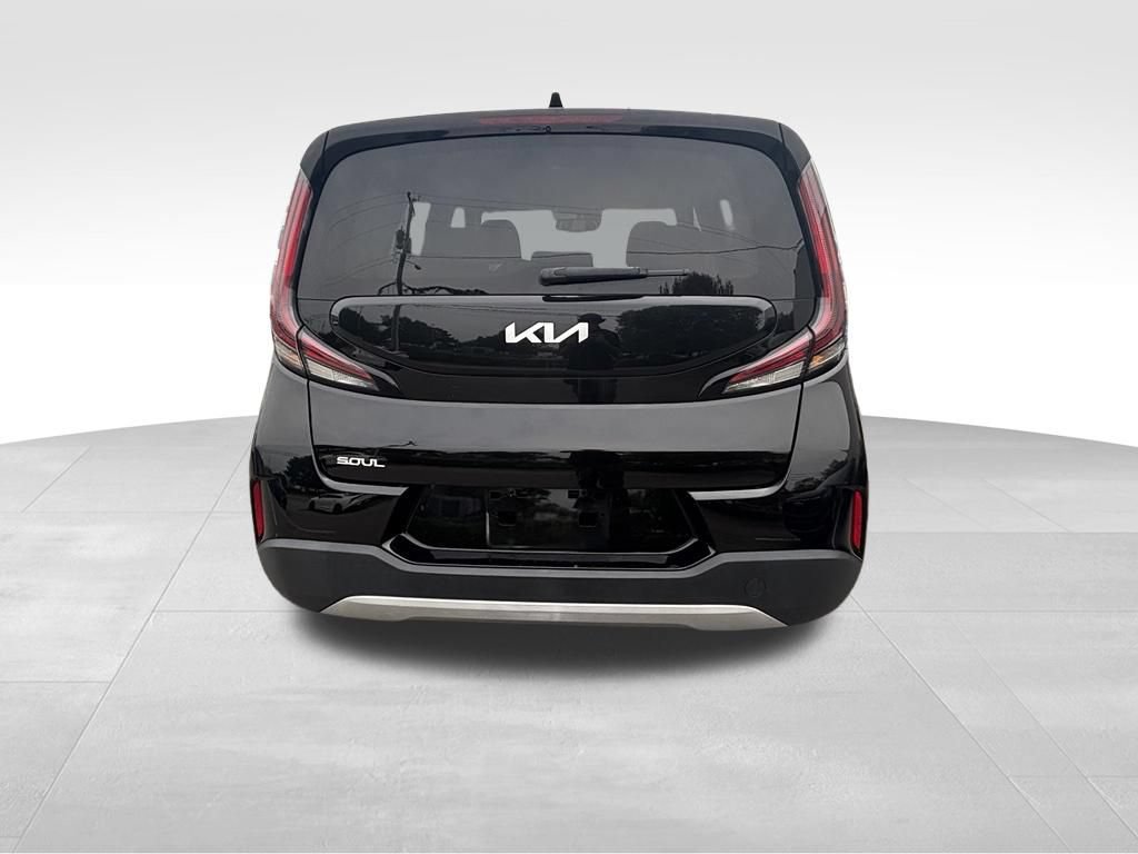 Used 2023 Kia Soul S FWD image 7
