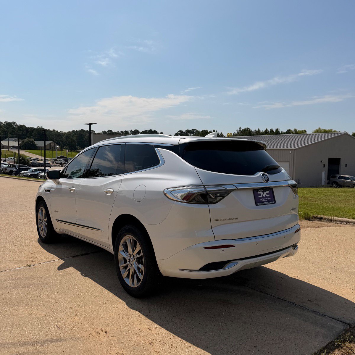 Used 2023 Buick Enclave Avenir w/ Avenir Technology Package FWD image 7