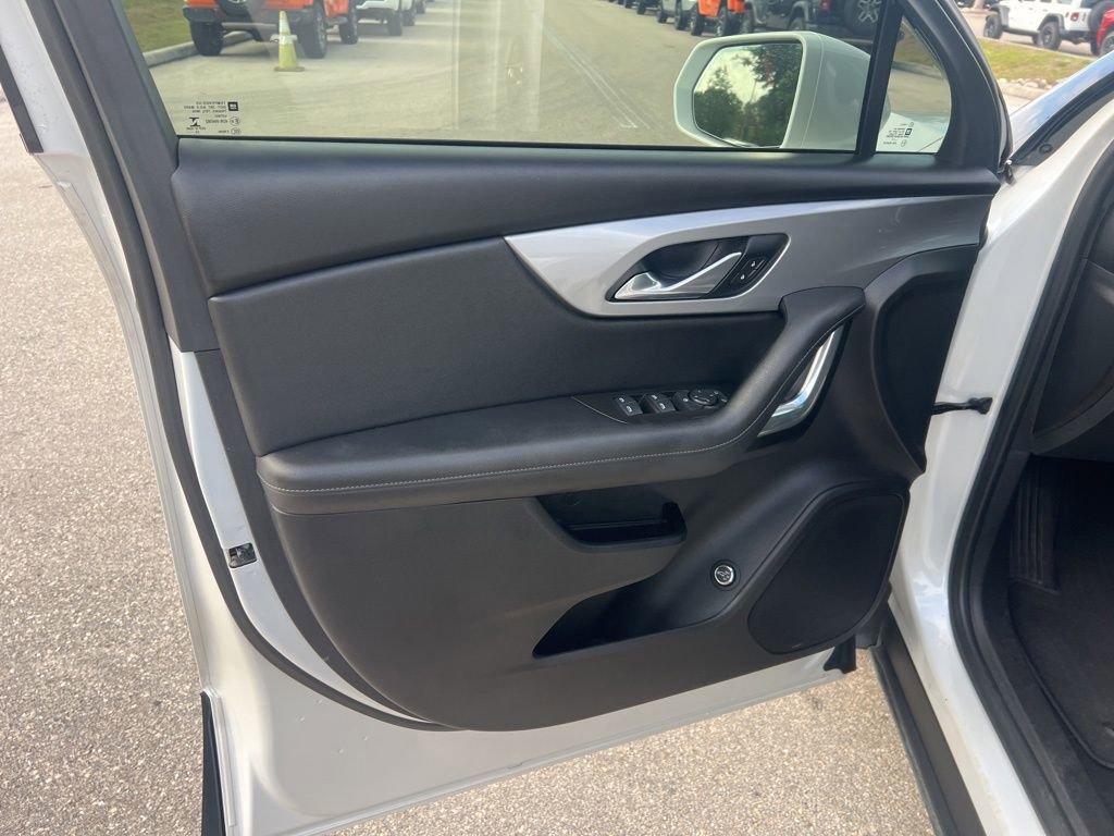 Used 2020 Chevrolet Blazer LT FWD image 27