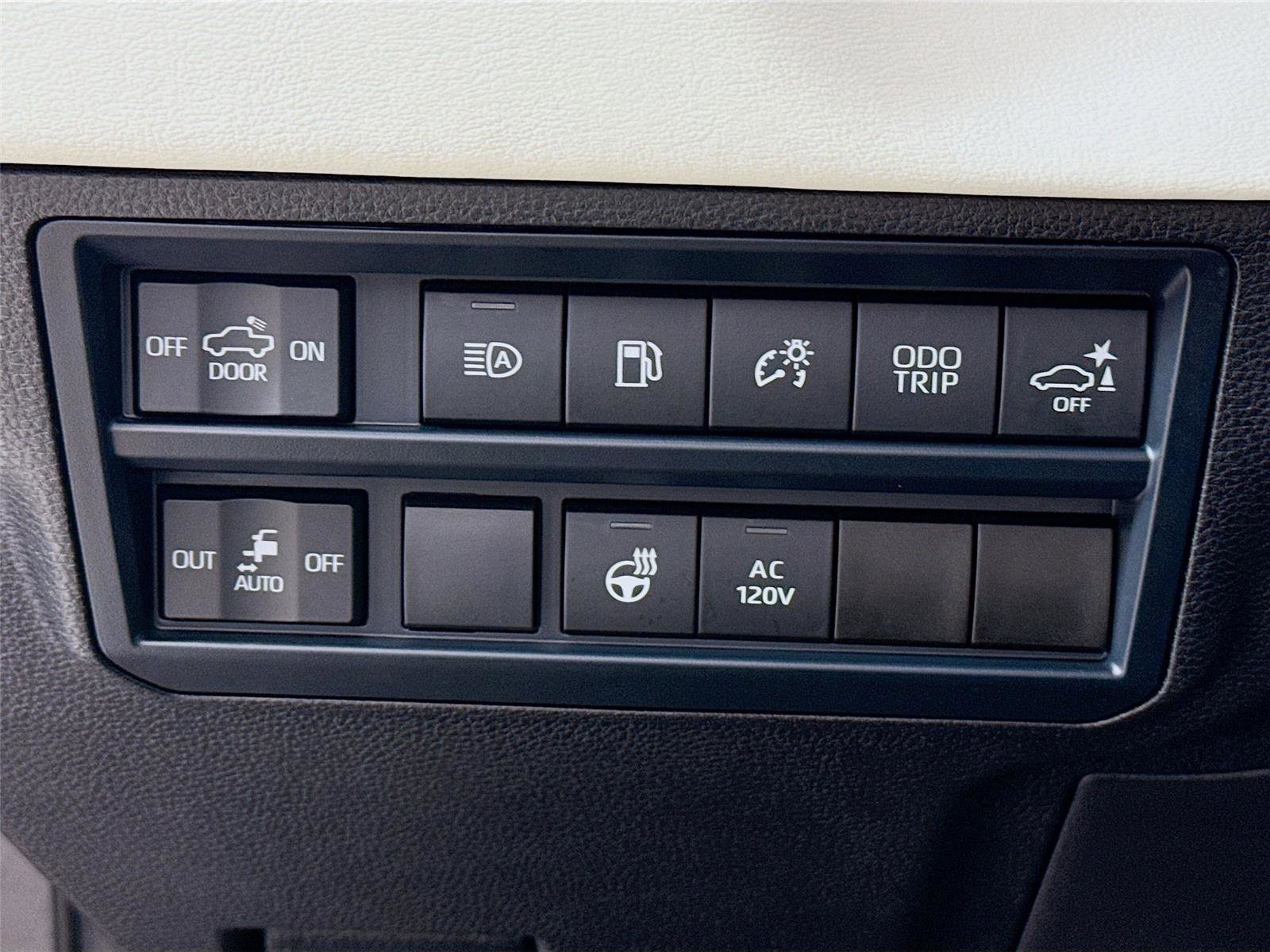 Used 2025 Toyota Tundra Capstone AWD/4WD image 14