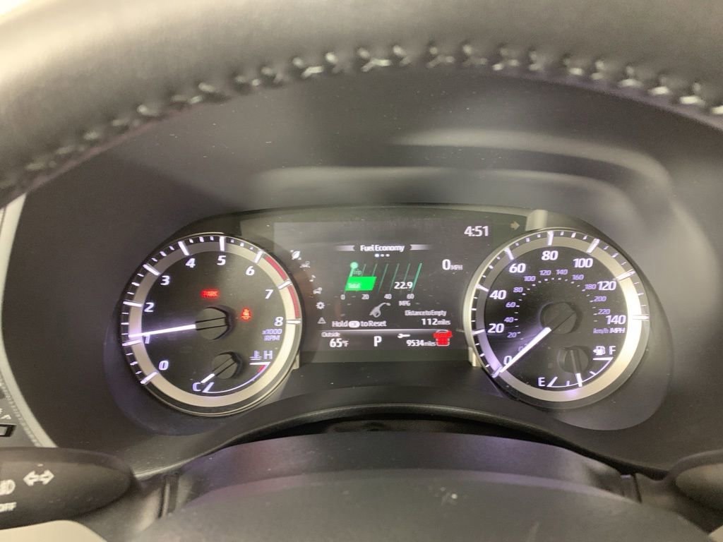 Used 2024 Toyota Highlander LE AWD/4WD image 19